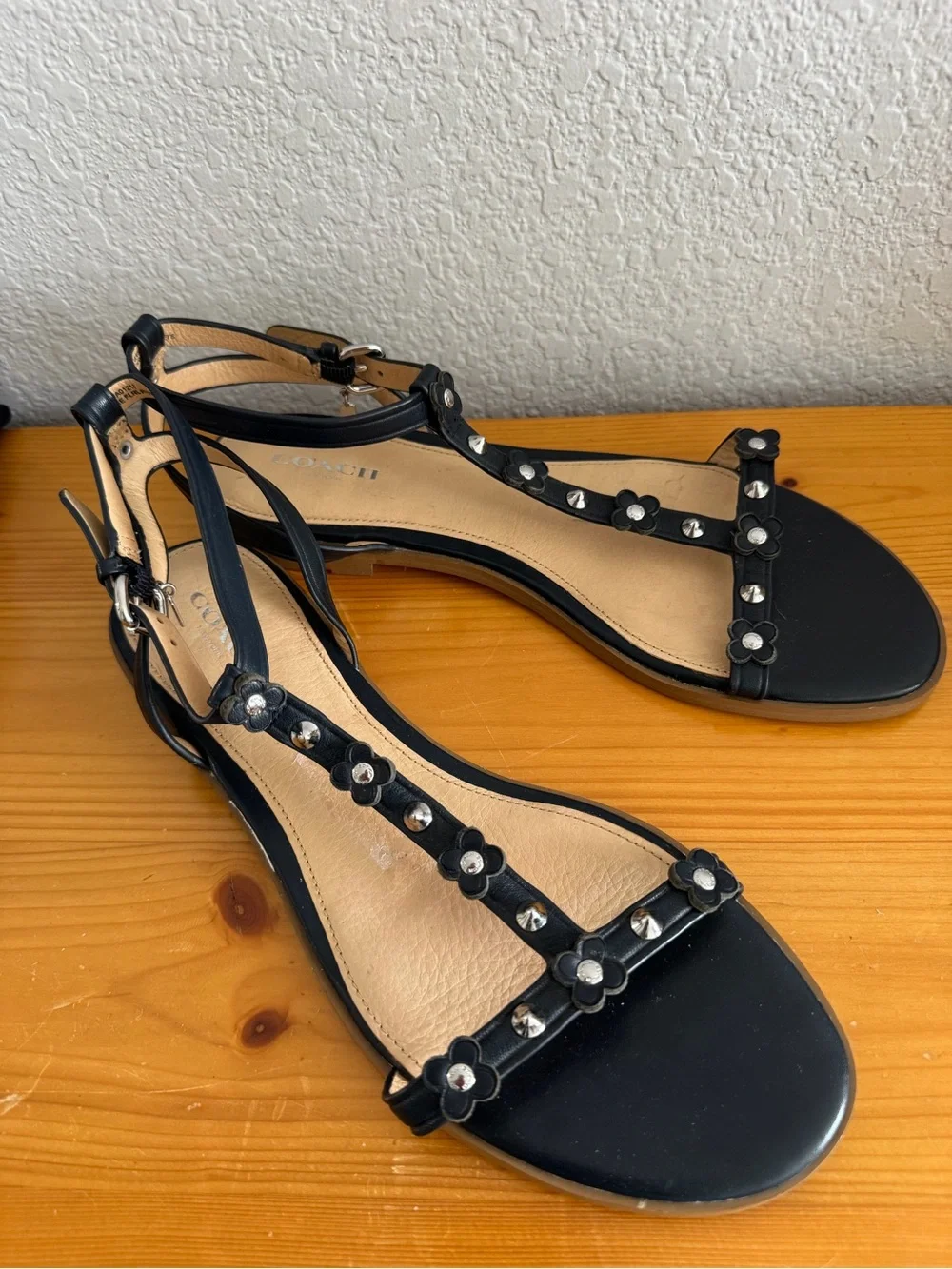 Coach Henriette T-Strap Sandal With Floral Rivets Navy Size 8.5